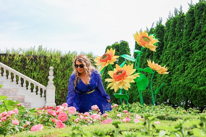 3 Hour Golden Bridge Photoshoot in Ba Na Hills - French Village and Moon Castle change the mood