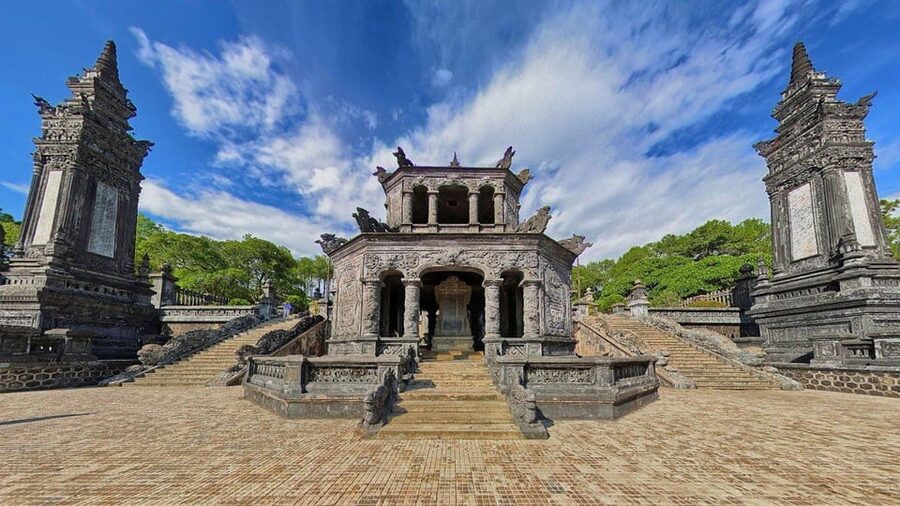 4-Day 3-Night: Explore Vietnam Central Heritage from Da Nang - Day 4: My Khe Beach and a quick Han Market stop