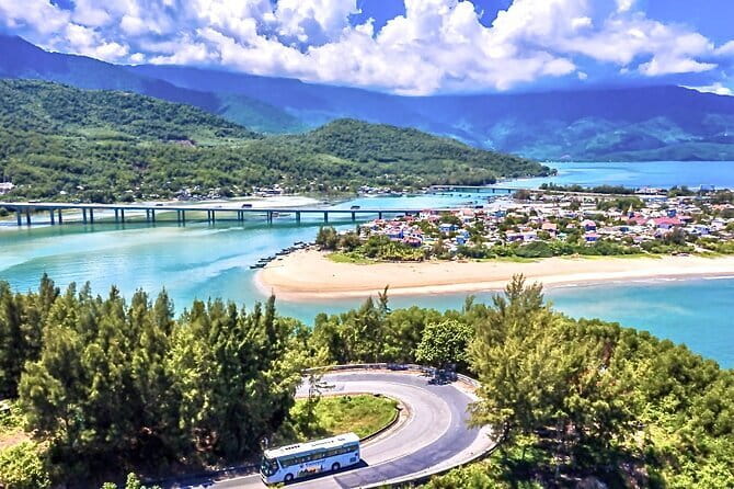 5 days Center Vietnam Package Tour with Danang Hue and Hoian - Day 3: Cable cars and Ba Na Hills