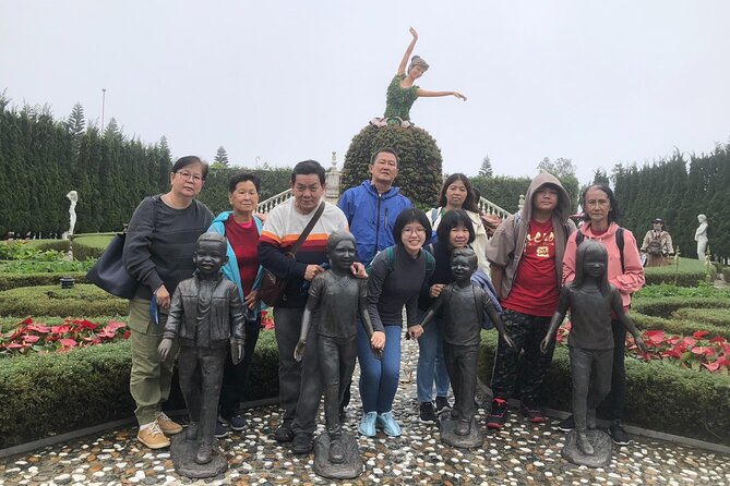 Ba Na Hills and Golden Bridge Full Day Tour Small Group - Golden Bridge: arrive early and watch the weather