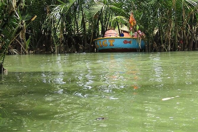 Basket Boat Tour from Da Nang/HoiAn by Lunch & Cafe Class Private - Pickup, suitcases, and the route between cities
