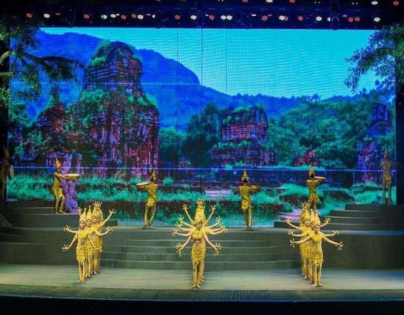 Charming Da Nang Show: Culture, History, Art Vietnamese Show - A compact cultural evening in central Da Nang