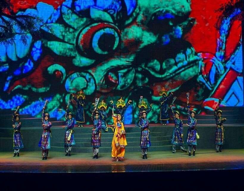 Charming Da Nang Show: Culture, History, Art Vietnamese Show - What happens during the 17:00 performance