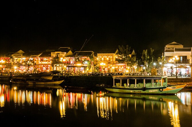 Coconut Basket boat, City tour, Boat ride, Night market from DN - What the $39 price really covers