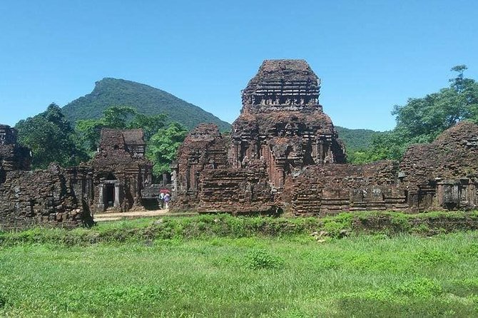 Da Nang Airport or City to Hoi An City or Vice Versa- Private Car - A private car gives you control