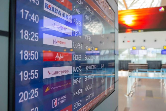 Da Nang Airport Transfer: Hoi An Hotels to Da Nang Airport - What the vehicle and driver are like