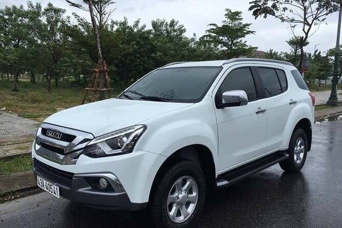 Da Nang Airport Transfer to Da Nang Hotel by Private Car - A clean car and a short air-conditioned ride
