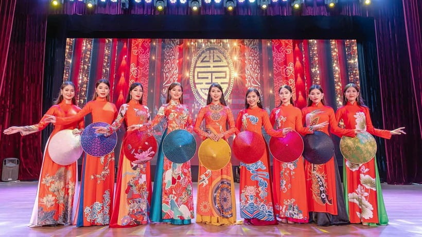 Da Nang: Ao Dai Show - One hour for $18: a fair cultural stop