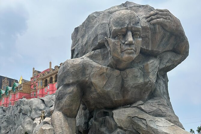 DA NANG Ba Na Hills, Golden Bridge & Cable Cars PRIVATE TOUR - Who should book this private Ba Na Hills tour?