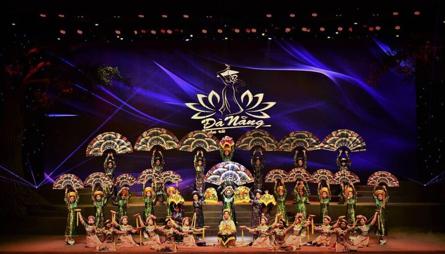 Da Nang: Charming Danang Show Ticket - The acrobatics and stagecraft deserve attention