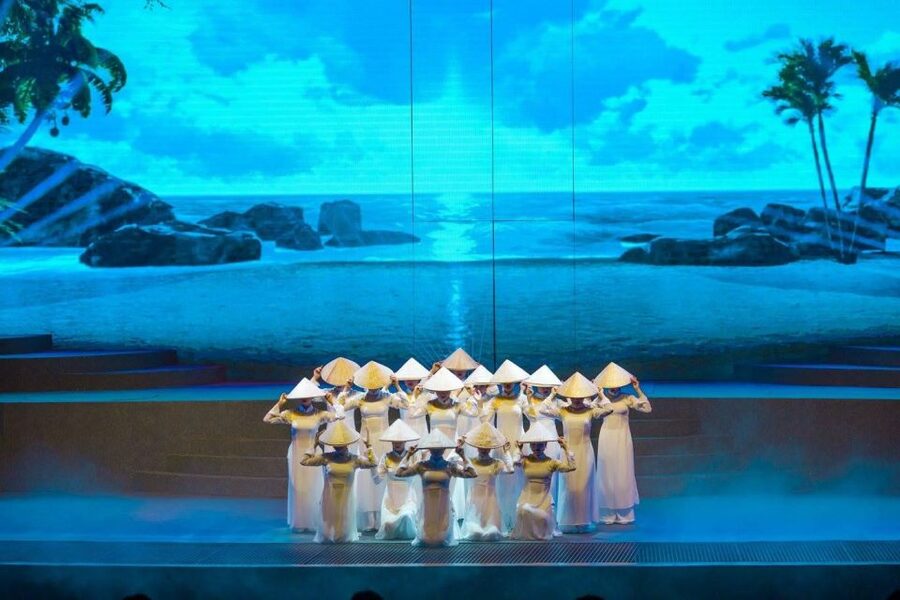 Da Nang: Charming Danang Show Ticket - Understanding the side screens