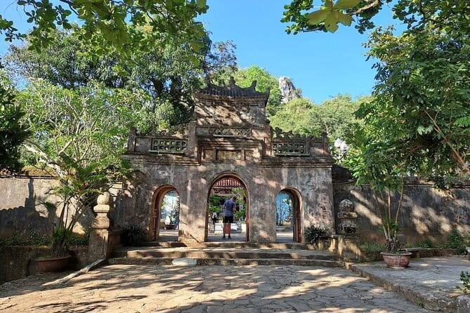Da Nang City Sightseeing Private Tour With Funny Tour Guide - What the private format is worth at $45