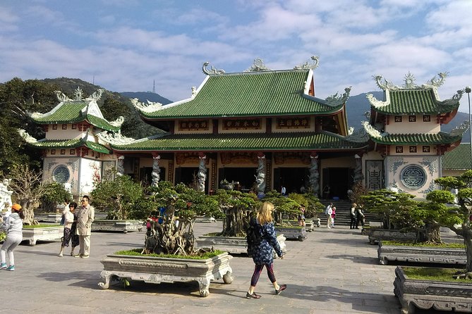 Da Nang City Small Group Tour - Sightseeing, Food, Culture & more - Seeing Cham art at the Da Nang Museum