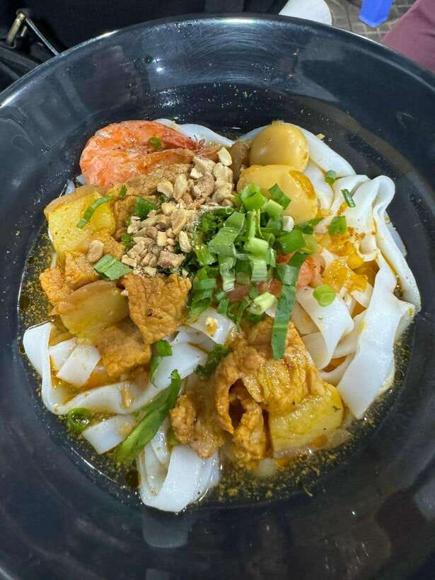 Da Nang City Street Food Tour With Live Music Tien Sa Show - Is the $90 price good value?
