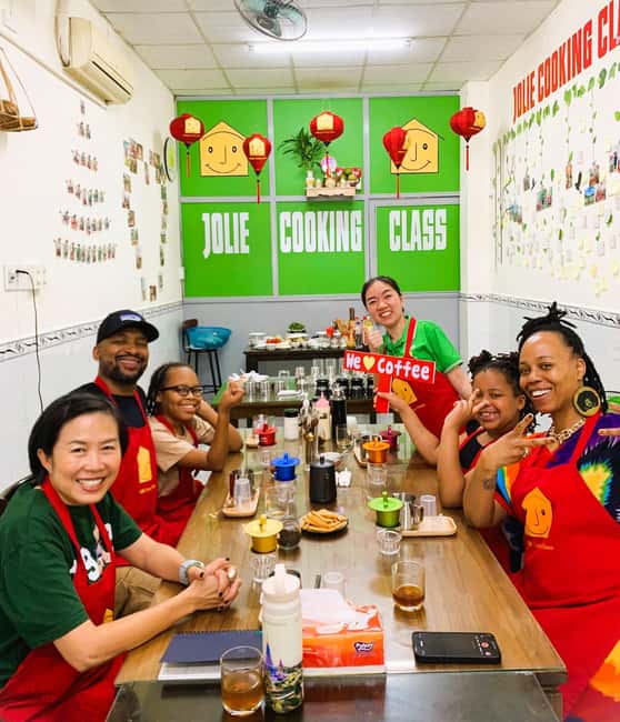 Da Nang: Coffee Making And Cooking Class - Brewing with the traditional phin filter