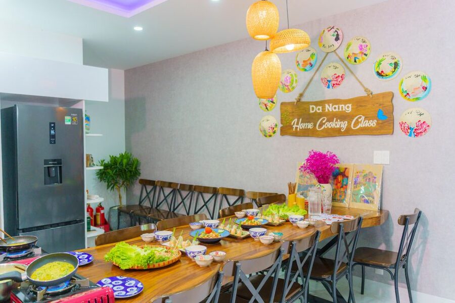 Da Nang Cooking: Market tour, farming, and cooking class - Choosing between the two main menus