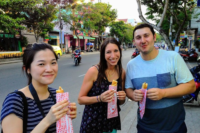 Da Nang Evening Food Tour - Anh turns unfamiliar dishes into dinner