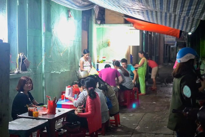 Da Nang Evening Food Tour - Bánh mì, noodle soup, and the art of sharing