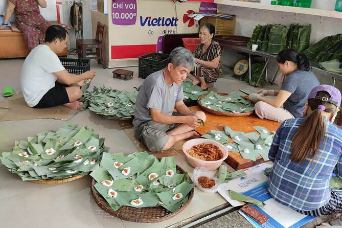 Da Nang Food Tour Motorbike & Sightseeing By Ao Dai Lady Rider - The guides make ordering and riding easier