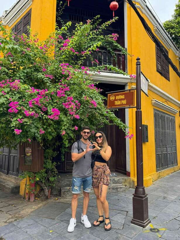 Da Nang: Full-day My Son Sanctuary And Hoi An Heritage Tour - Guides, group style, and the human side