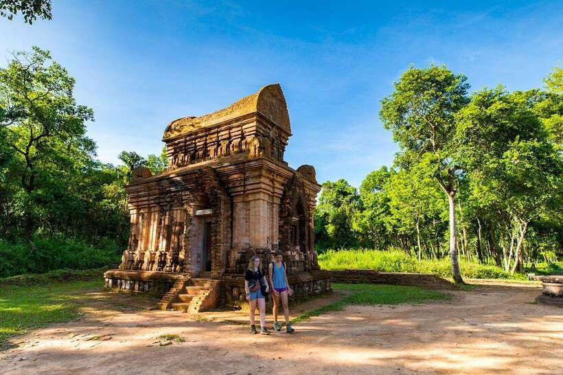 Da Nang: Full-day My Son Sanctuary And Hoi An Heritage Tour - Song Hoai Square closes the walking tour