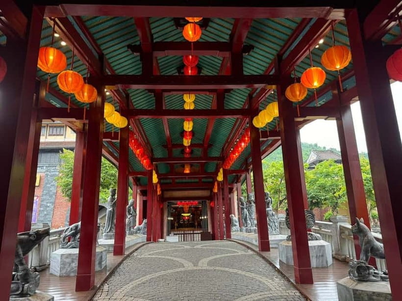 Da Nang: Golden Bridge, Ba Na Hills & Buffet Lunch Included - Guide quality can shape the whole day