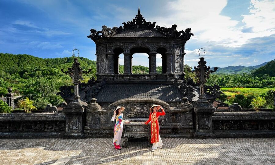 Da Nang: Hue Imperial City and Hai Van Pass Small Group Tour - The ride over Hai Van Pass