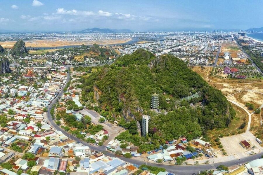 Da Nang : Lady Buddha - Marble Mountains - Am Phu Cave Tour - Transport, pickup, and group size