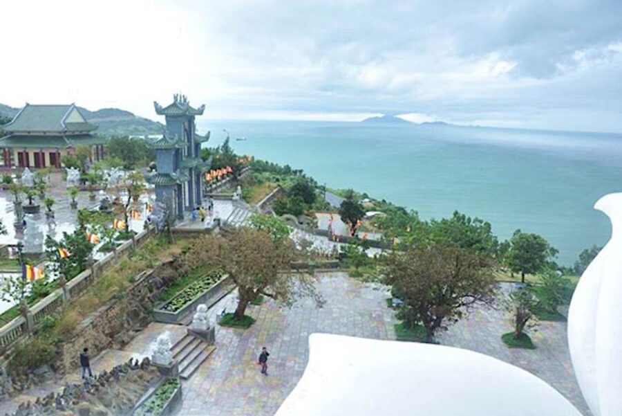 Da Nang: Lady Buddha, Marble Mountains, and Hoi An Day Trip - Flower Lanterns on the Hoai River