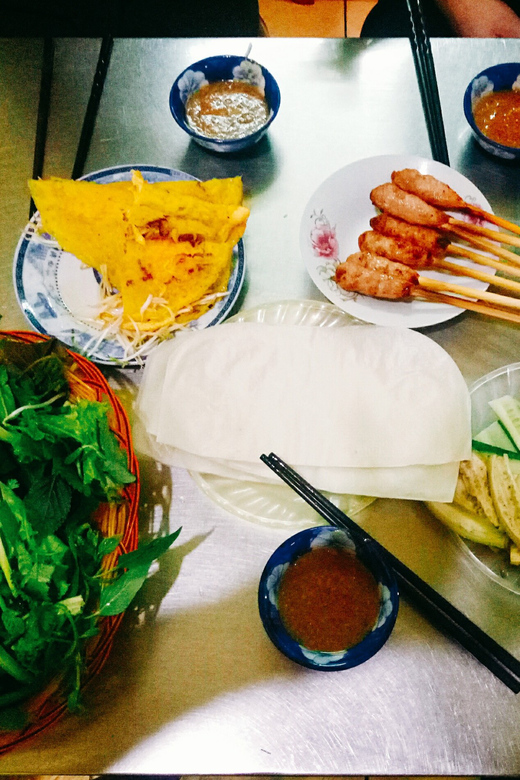 Da Nang: Local Street Food Walking Tour - Why the 12-person limit matters