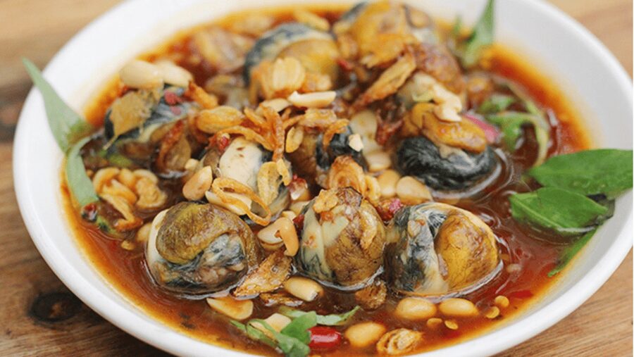 Da Nang: Local Street Food Walking Tour - Rice vermicelli with anchovy sauce and crispy pork