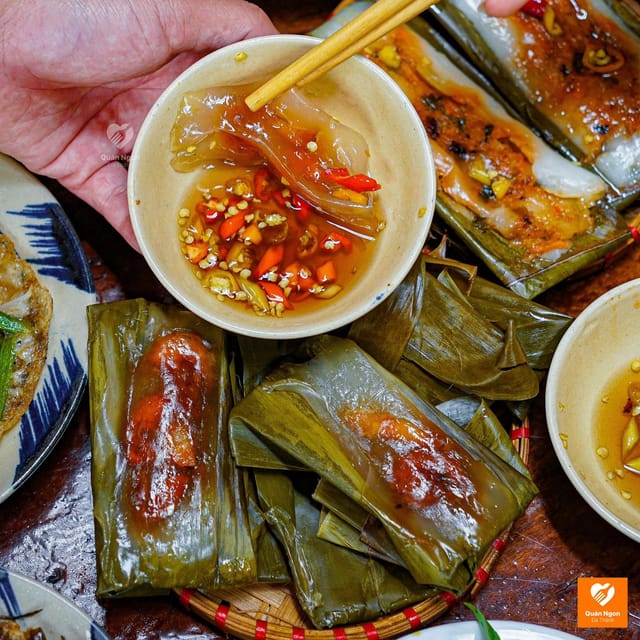 Da Nang: Local Street Food Walking Tour - Da Nang’s rice cakes: soft, chewy, and full of texture