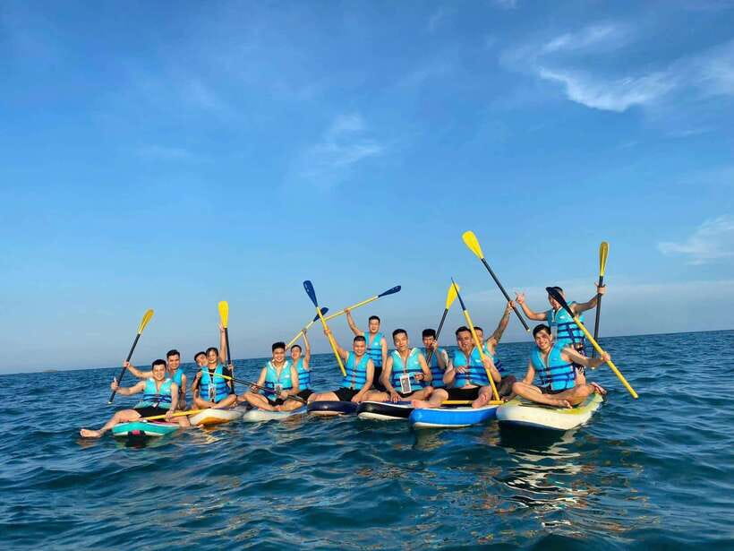 Da Nang: Man Thai Beach Stand-Up Paddleboarding Tour - Returning to shore at an easy pace