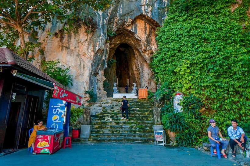 Da Nang: Marble Mountains, Am Phu Cave, and Linh Ung Pagoda - Am Phu Cave uses frightening scenes to teach