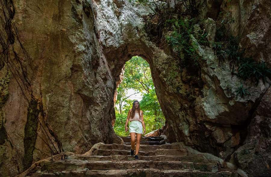 Da Nang : Marble Mountains, Monkey Mountain, and Am Phu Cave - What the $25 price includes