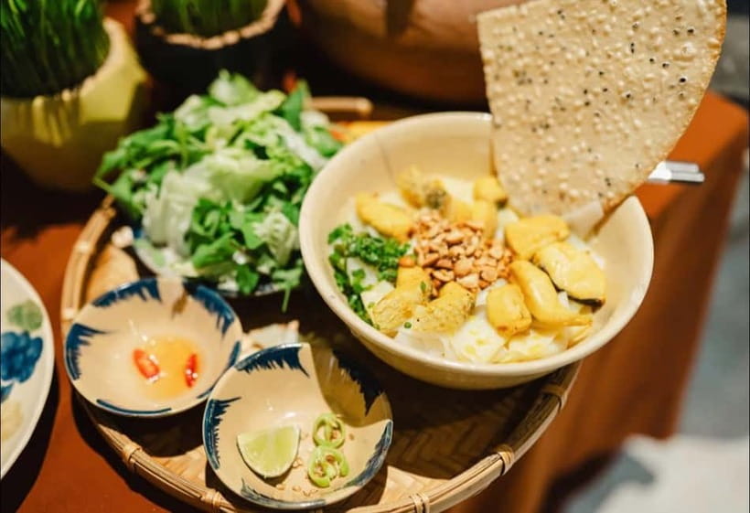 Da Nang: Michelin-Selected Street Food Tour with Local Guide - A three-hour route through Da Nang’s dinner table