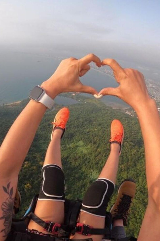 Da Nang: Monkey Mountain Paragliding Experience - The taxi ride to the 550-meter launch point