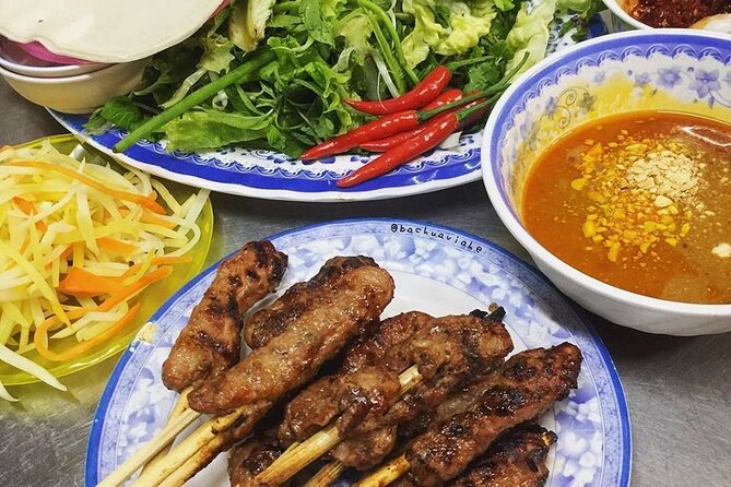 Da Nang Night Foodie Tour City and Han River Cruise By Private - What the private format changes
