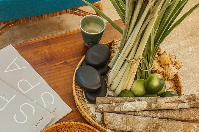 Da Nang: Private 90 minutes Aroma Massage by Trees Spa - The first minutes: preferences and preparation