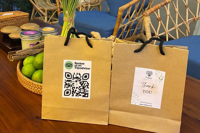 Da Nang: Private 90 minutes Aroma Massage by Trees Spa - The Trees Spa gift at the end