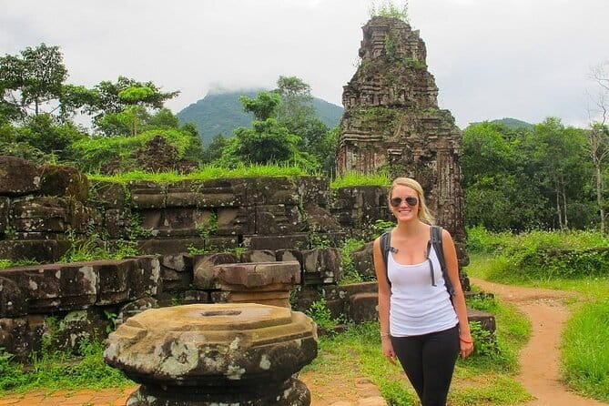 Da Nang: Round trip transfer to My Son sanctuary & Hoi An ancient - A long day with two very different sights