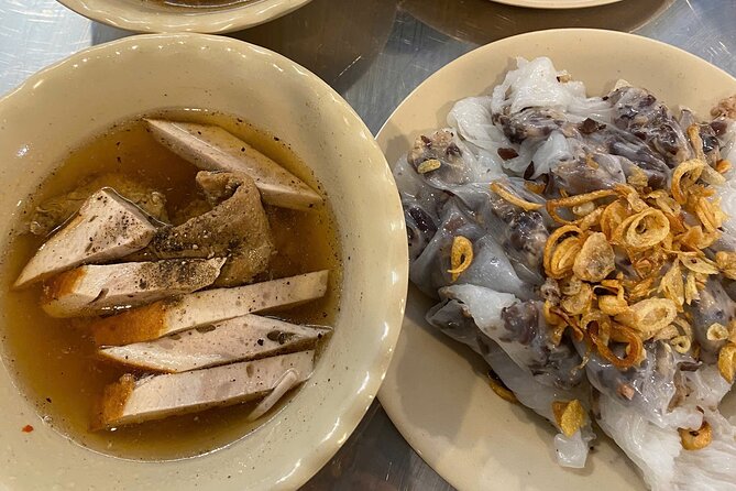 Da Nang Scooter Food Tour & Hidden Gems w/ Locals - Learning to roll Nem Nướng on Lê Duẩn