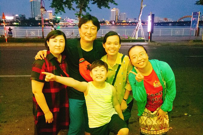 Da Nang: Seafood dinner, night market, sightseeing by night - The night market and local Da Nang life