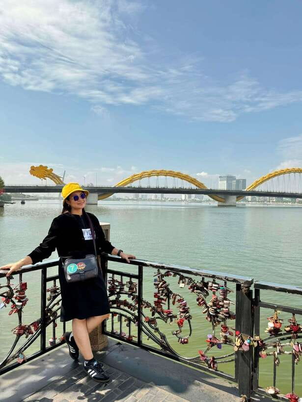 Da Nang Street Food Private Tour With Female Tour Guide - Tran Thi Ly Bridge and the final city view