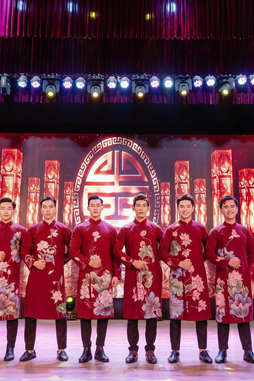 Da Nang "The Ao Dai" Show: Timeless Vietnamese Elegance - What the $17 price gets you