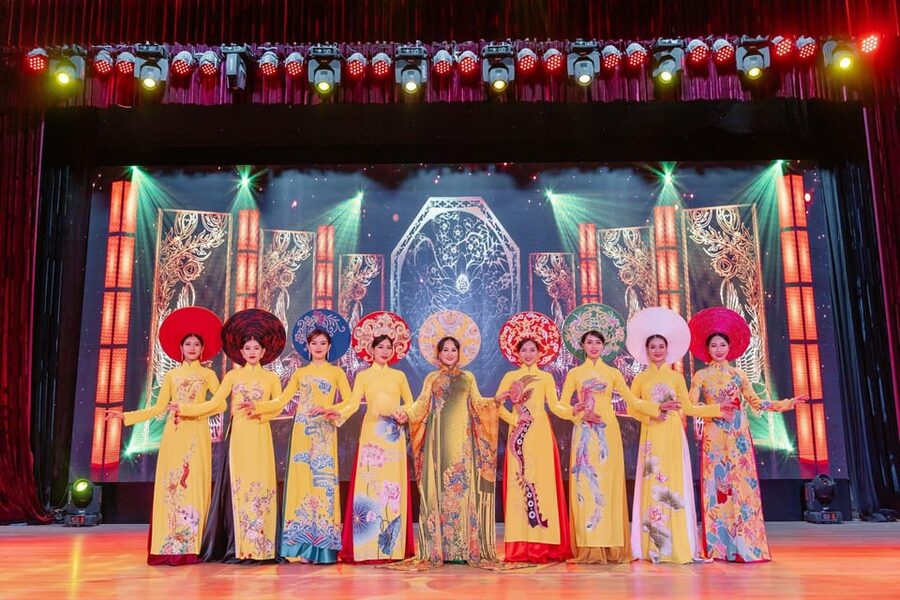 Da Nang "The Ao Dai" Show: Timeless Vietnamese Elegance - The story begins with Vietnam’s national dress