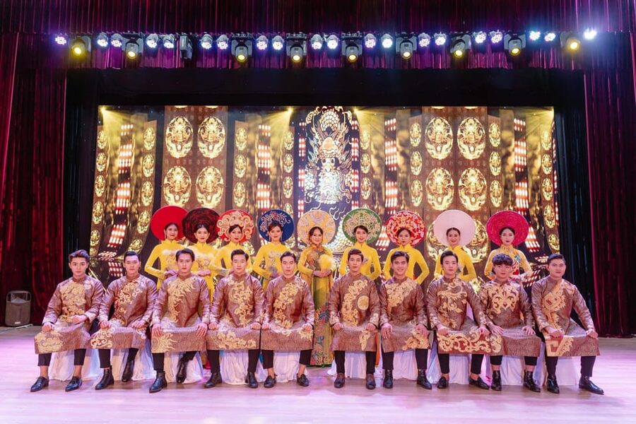 Da Nang "The Ao Dai" Show: Timeless Vietnamese Elegance - A traditional Vietnamese wedding on stage