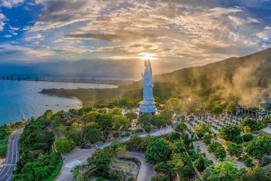 Danang: Hoi An, Marble Mountains or Bay Mau Coconut Forest - Dinner and the food question