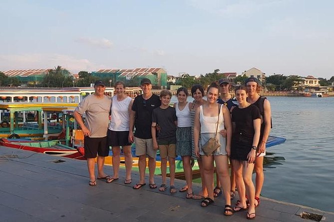 Discover Hoi An Walking Tour, Sampan Boat Ride, Night Market &Colourful Lanterns - Why the 3:00 pm start works well