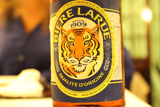 Dragon Cruise by Romantic Yatch: Tasty Beer/Flower/Cake & Dance - Seeing Dragon Bridge breathe fire